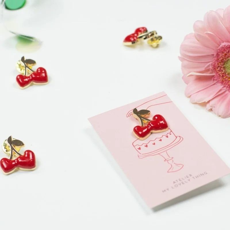 Pin's Cerise