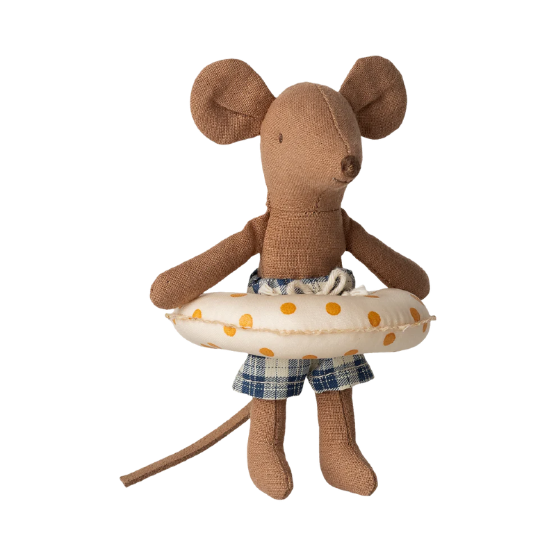 Petit frère souris plage +...