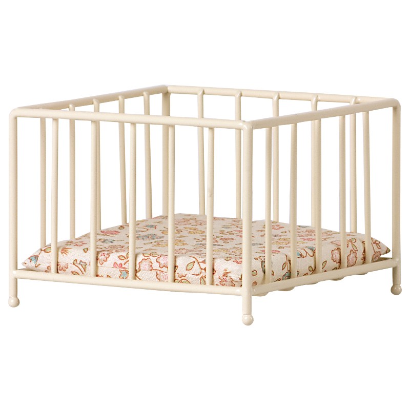 Parc D Activite Pour Mini Souris En Fer Blanc De La Marque Maileg